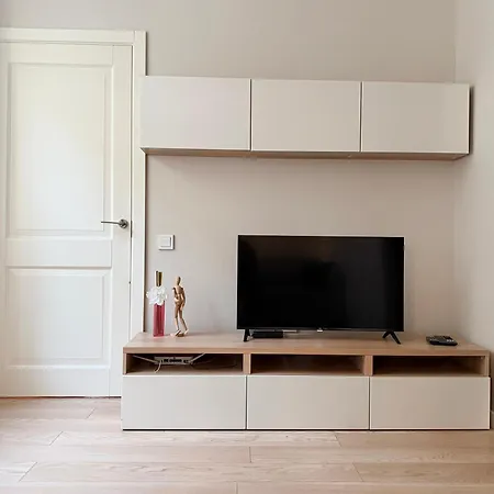 Next To Freedom Monument - 1 Bedroom 4 Guests - Location Apartmán