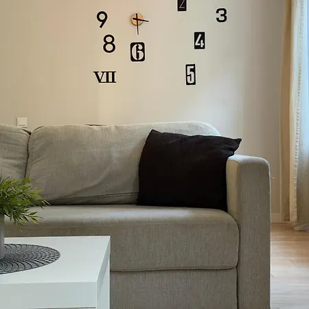 Apartment Next To Freedom Monument - 1 Bedroom 4 Guests - Location *