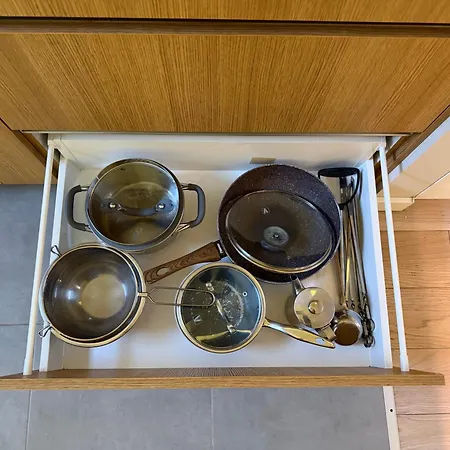 Next To Freedom Monument - 1 Bedroom 4 Guests - Location דירה *