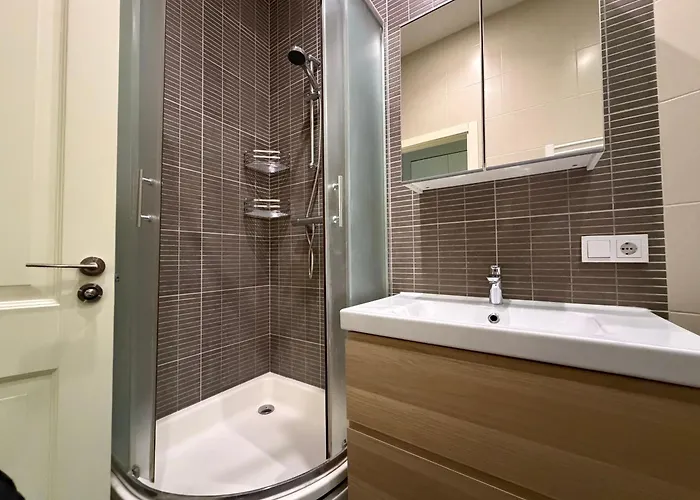 Next To Freedom Monument - 1 Bedroom 4 Guests - Location Lägenhet *